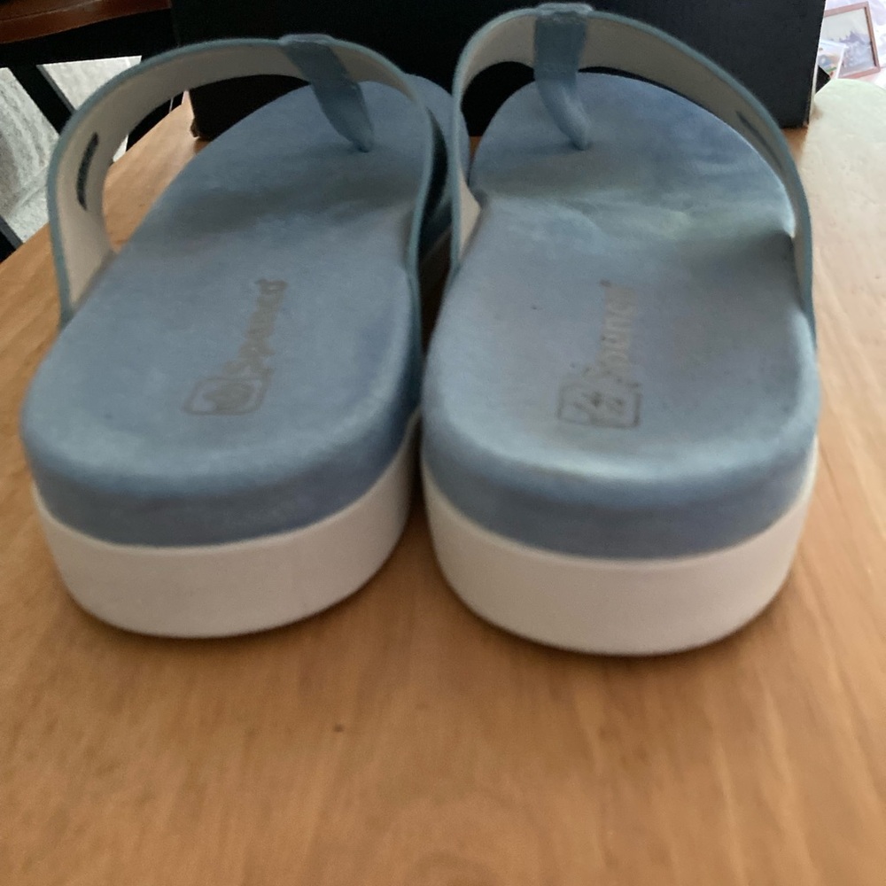 Spenco women’s Sz 12D light blue thong sandals - Picture 8 of 9
